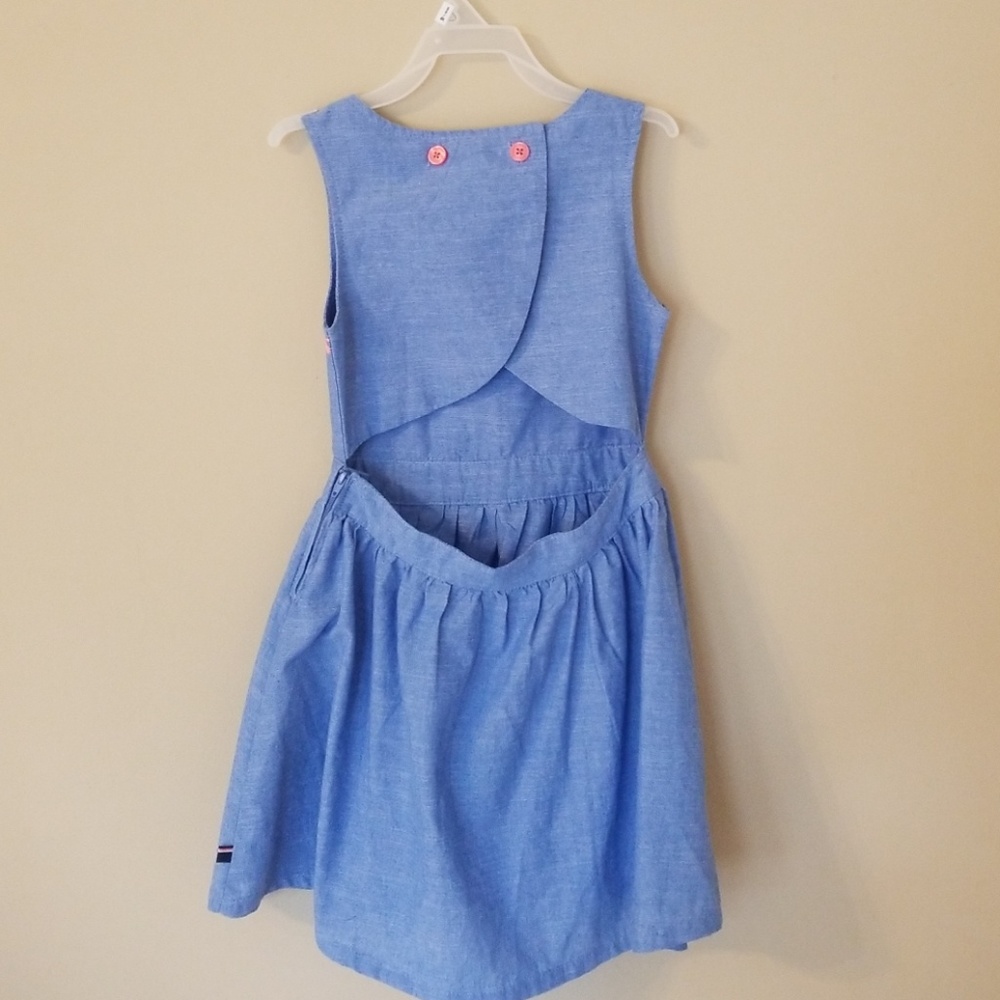 Clothes - Picture 2 of 4